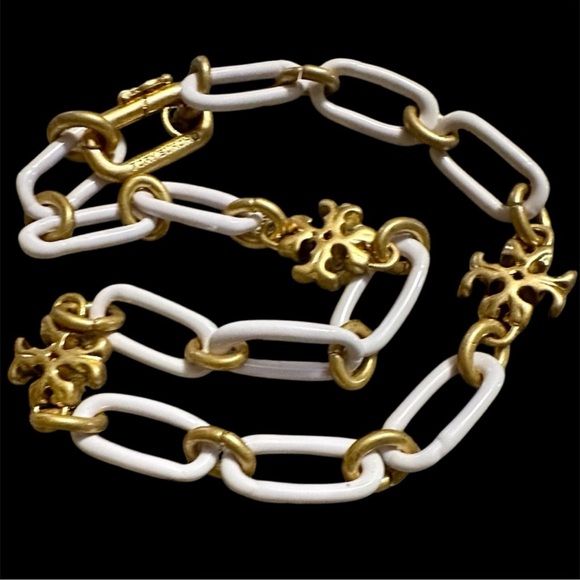 Tory Burch "Roxanne Chain Short" Necklace in Rolled Tory Gold / New Ivory|NEW - Picture 6 of 6